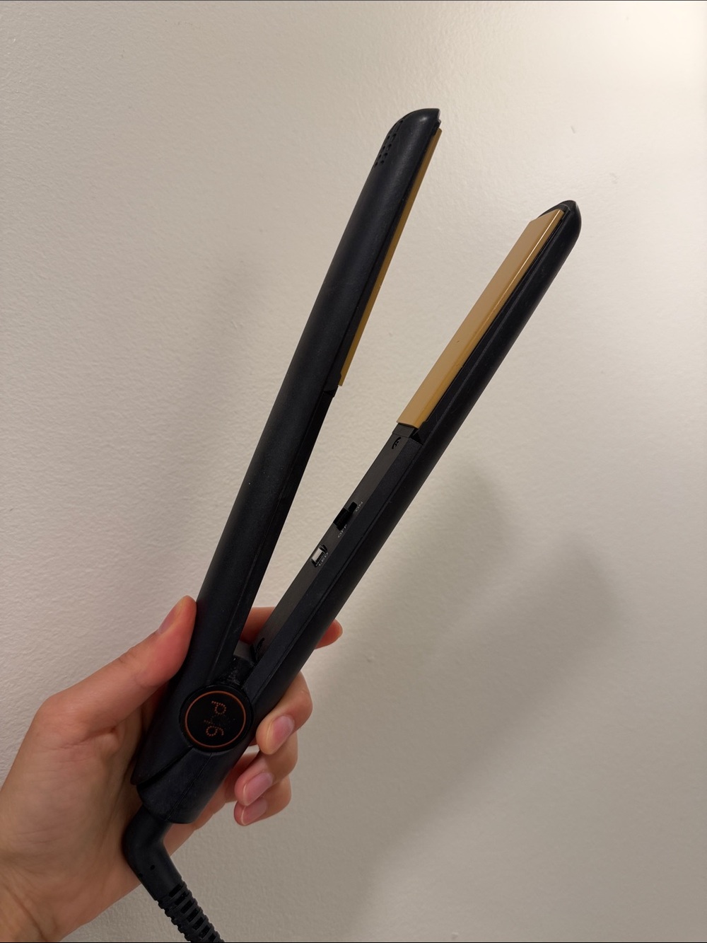 GHD hair straightener
